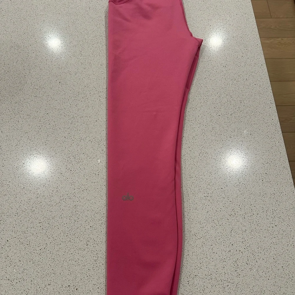 ALO Yoga 7/8 High Waist Airlift Legging - Paradise Pink color / X-Small. - Picture 7 of 8